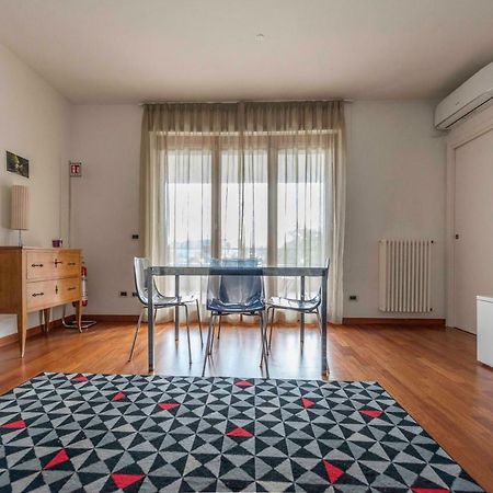 B&B Pierpy Appartamento Pescara Mare Екстер'єр фото