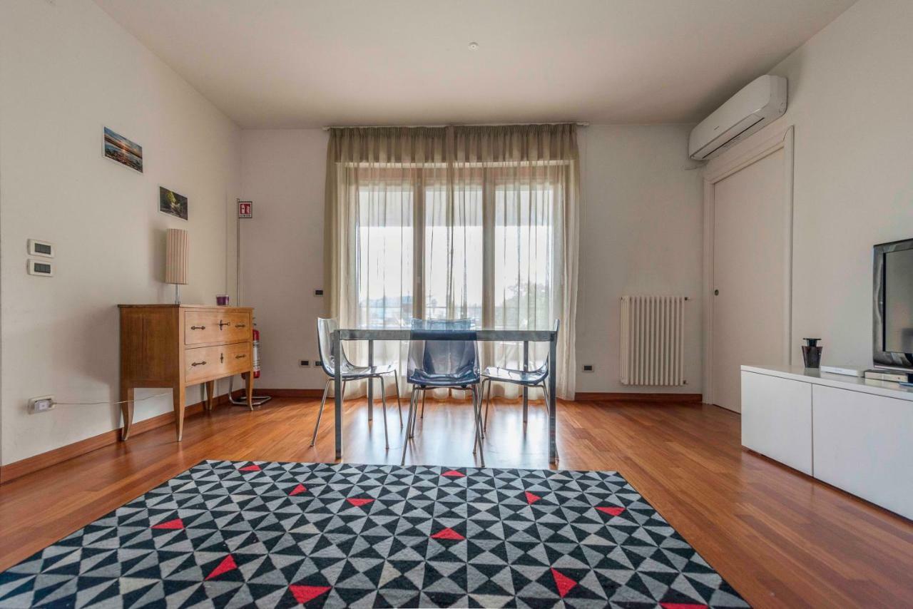 B&B Pierpy Appartamento Pescara Mare Екстер'єр фото